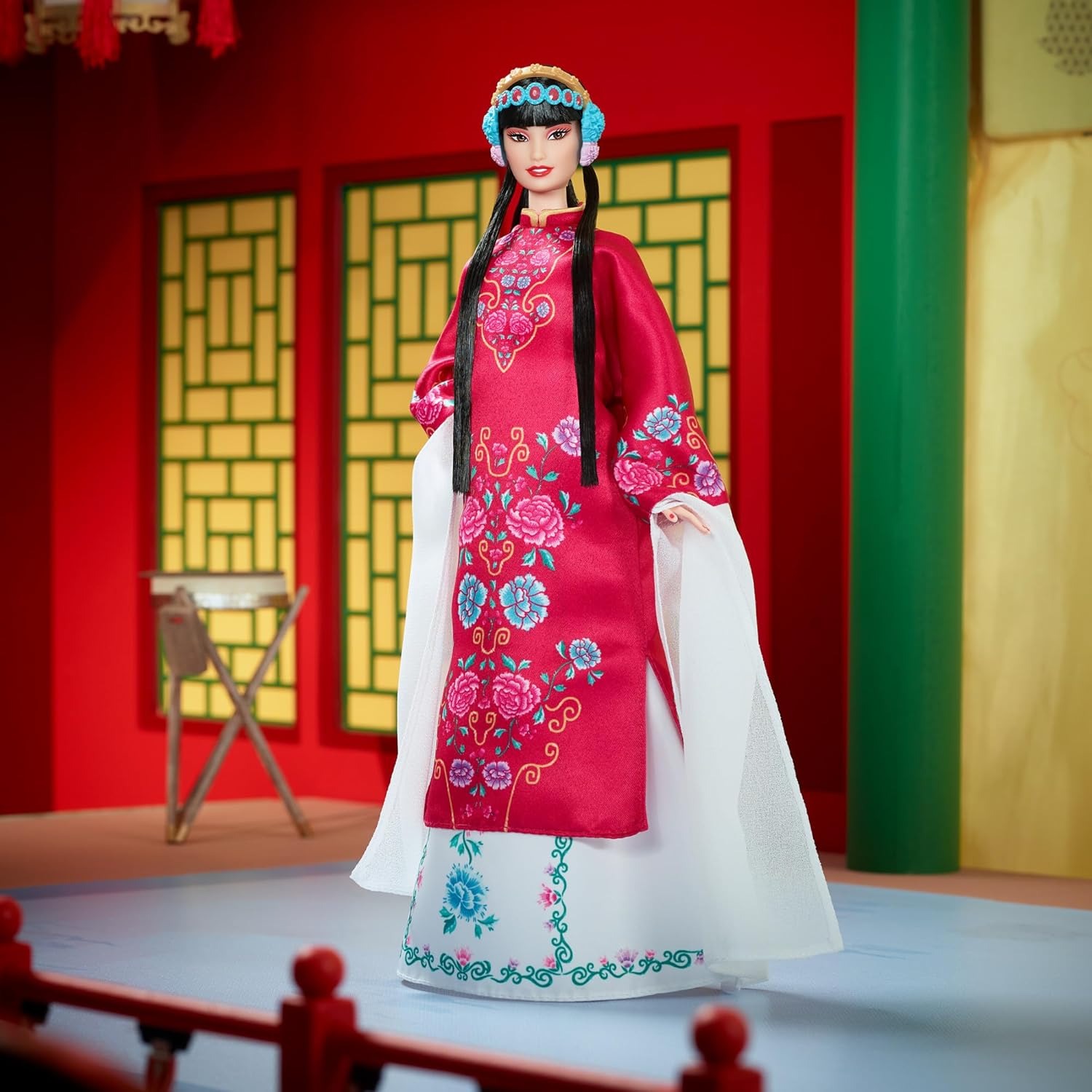Mattel Toy Barbie - دمية ماتيل باربي الأصلية المميزة للعام