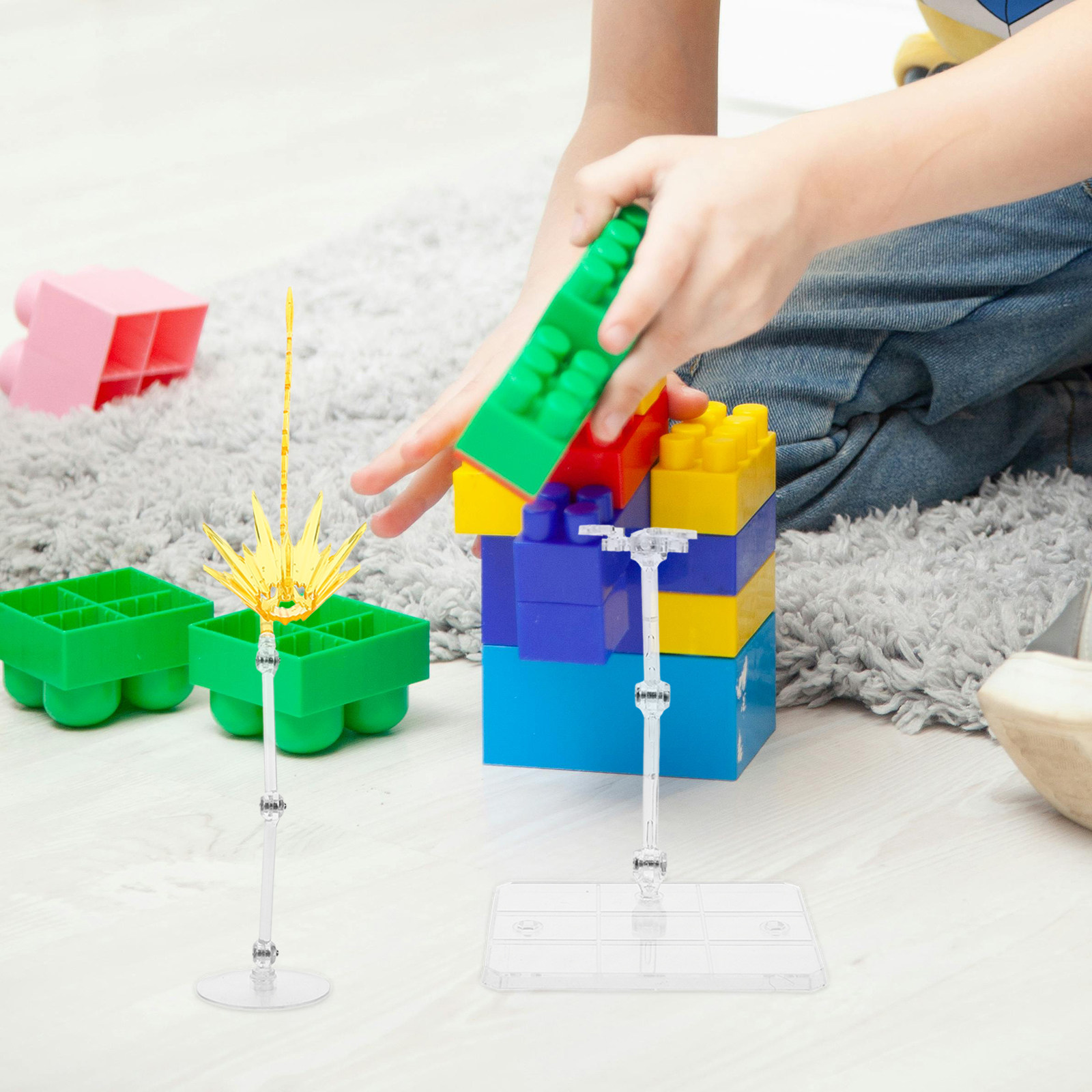 قطعتان من قواعد عرض الشخصيات ا - مراجعة Action Figure Stand وسعره